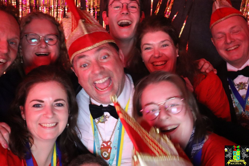 ../Images/Jeugd Opwarmbal Photobooth 304.jpg